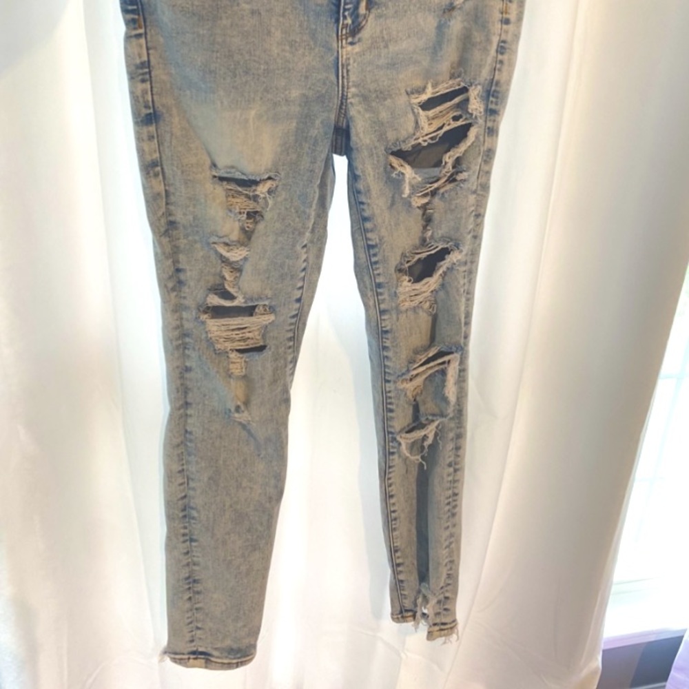 American Eagle Outfitters Ripped & Distressed Jeans